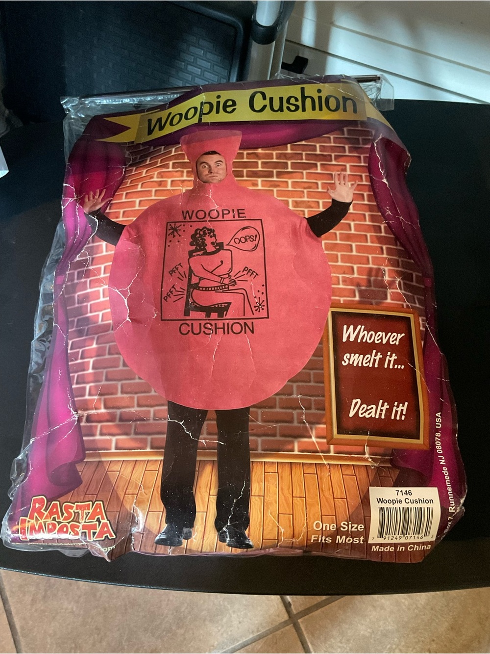 Novelty Whoopie Cushion Costume for Men - Pink